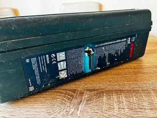 Bosch GWS 9-115 Professional + maletín