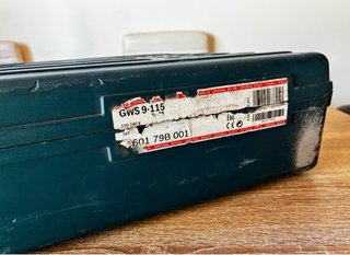 Bosch GWS 9-115 Professional + maletín