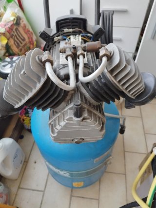 Compressor elétrico azul