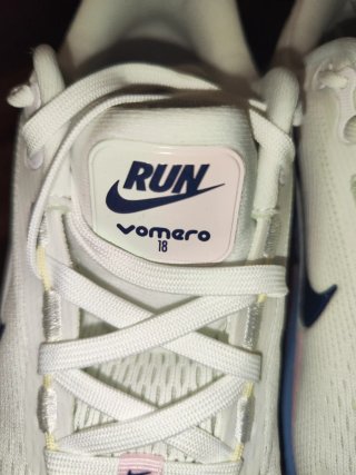 Zapatillas Nike Vomero 18 Talla 39