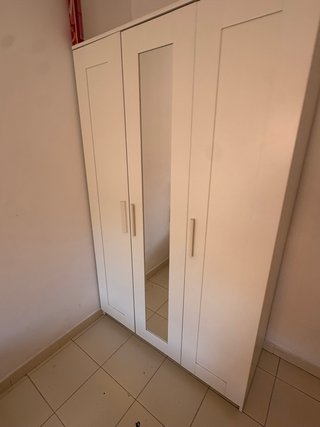 Armario brimnes blanco 3 puertas con espejo