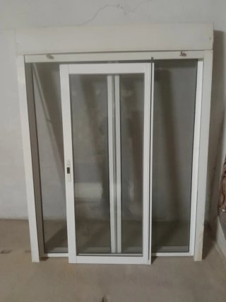 Ventana con Persiana y Mosquitera