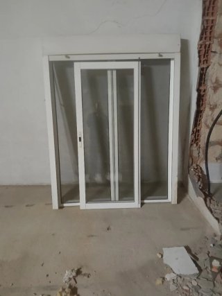 Ventana con Persiana y Mosquitera