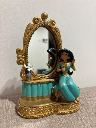Figura Jazmín Disney Edición Limitada Japón.