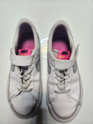 Zapatillas Nike Blancas numero 33