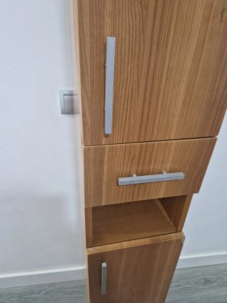 Mueble de baño alto madera y metal