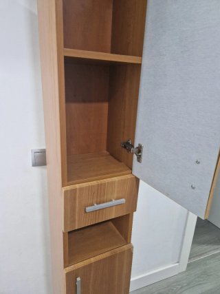 Mueble de baño alto madera y metal