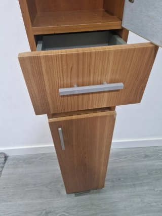 Mueble de baño alto madera y metal