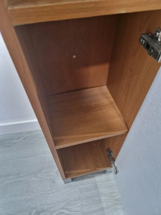 Mueble de baño alto madera y metal
