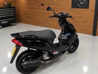 Yamaha Jog RR Negra con ITV