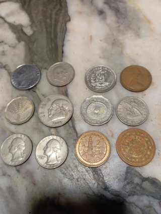 Lote de 12 Monedas Internacionales