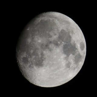 Cámara Nikon D3500 con objetivos