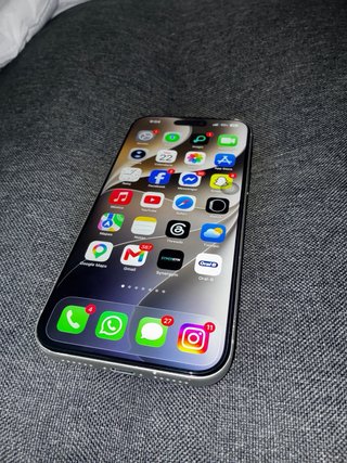 iPhone 17 Pro Max Plata
