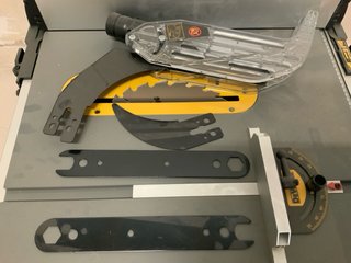Sierra de mesa DeWalt DWE7492-QS-Nueva