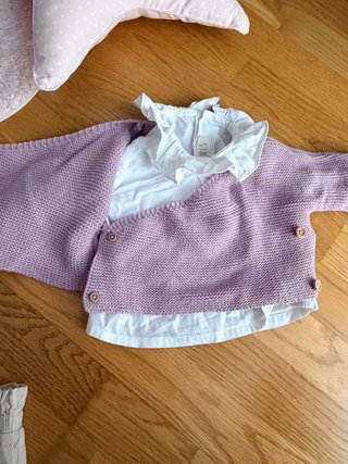 Conjunto chaqueta punto, blusa y ranita