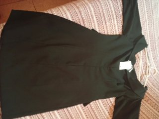 Vestido negro manga media
