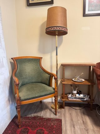 Lámpara de Pie Vintage Dorada