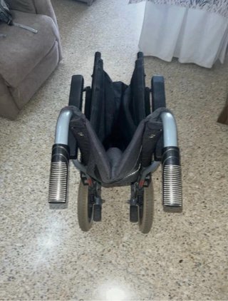 Silla de ruedas marca gades varios, casi nueva