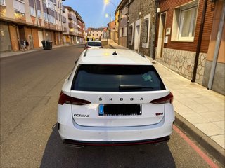 Skoda Octavia Combi RS DSG 200CV