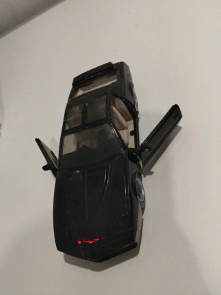 Coche de juguete deportivo negro