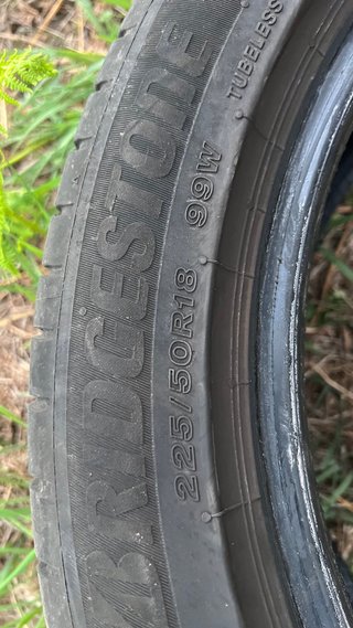 Bridgestone 225/50R18 99W Neumático