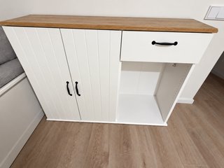 Aparador con estantería IKEA SKRUVBY