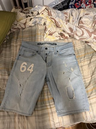 Vaqueros cortos DSQUARED2 64 desgastados
