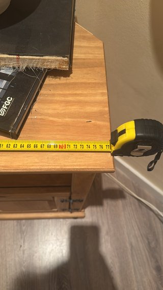 Mueble de TV esquinero de madera