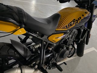 Royal Enfield Guerrilla 450 (2024)