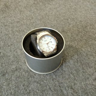 Reloj Casio MTP Plateado y Blanco