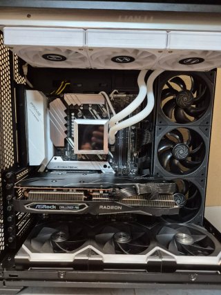 PC Gaming Ryzen / 6600XT / 1TB / 16GB