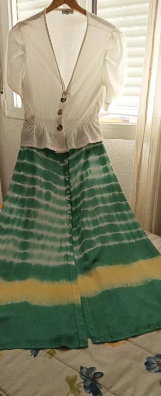 Conjunto Falda Larga y Blusa