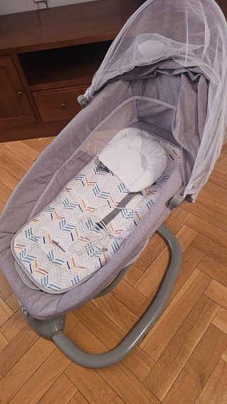 Mecedora bebé como nueva