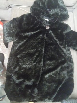 Abrigo negro MISS & MAX con capucha XL