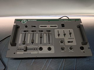 Mesa DJ Akiyama MX 4200. Mesa de mezclas.