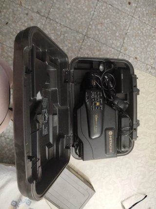 Videocámara Hitachi con Maletín