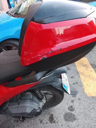 Honda SH 125 2023 Negro/Rojo