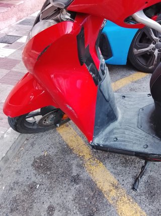 Honda SH 125 2023 Negro/Rojo