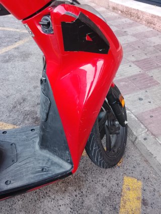 Honda SH 125 2023 Negro/Rojo