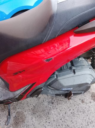 Honda SH 125 2023 Negro/Rojo