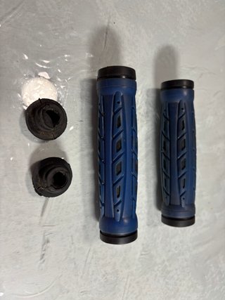 Pareja de Puños de Manillar Azul y Negro