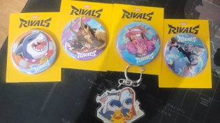 Llavero y pines Marvel Rivals