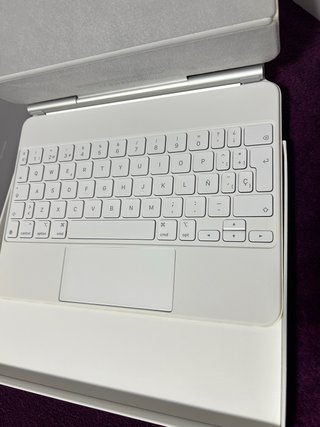Apple Magic Keyboard para iPad Pro/Air 11” M3-M4