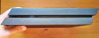 PlayStation 4 con 2 mandos y accesorios FW 11.02