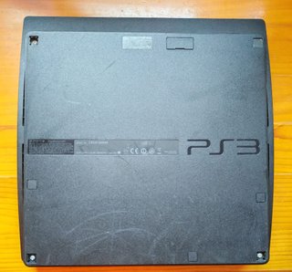 PS3 Slim 500GB (PlayStation 3) + 2 Mandos