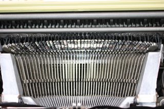 Máquina de escribir Olivetti Lettera 25. Años 70.