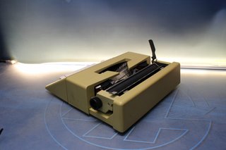 Máquina de escribir Olivetti Lettera 25. Años 70.