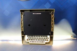 Máquina de escribir Olivetti Lettera 25. Años 70.