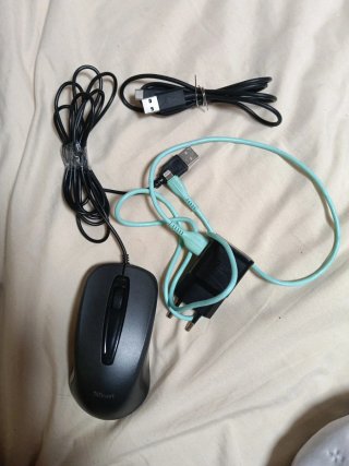 Pack Ratón Trust y Cables USB