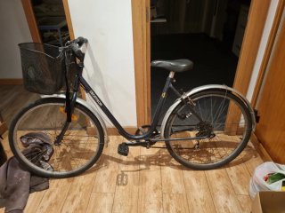 Bicicleta Decathlon con cesta